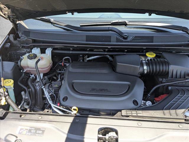Used 2020 Chrysler Pacifica Limited FWD image 25