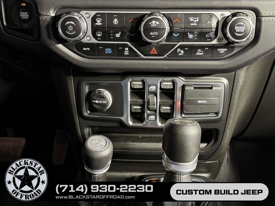 Used 2025 Jeep Wrangler Unlimited Sahara w/ Safety Group AWD/4WD image 28