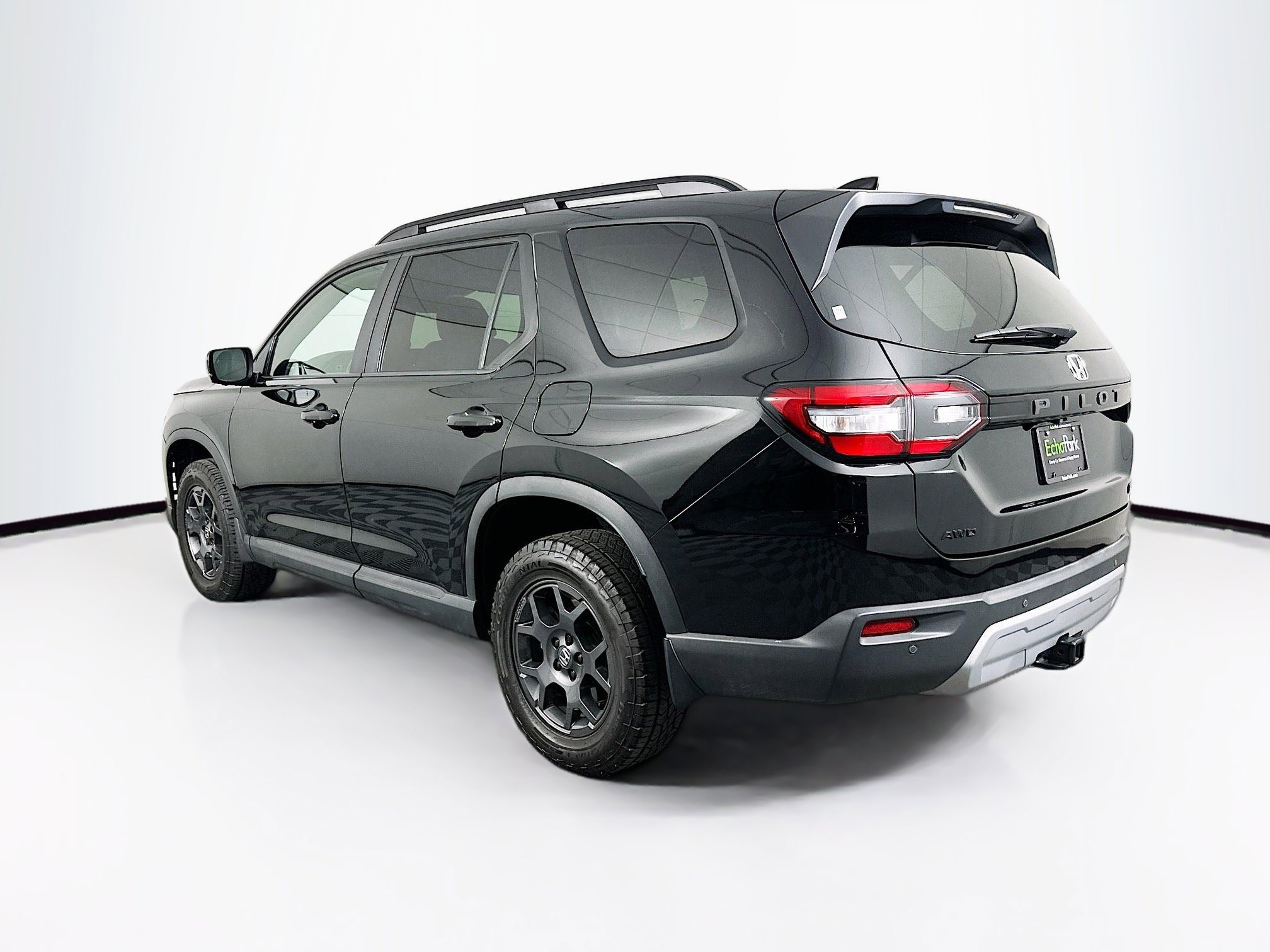 Used 2024 Honda Pilot TrailSport image 5