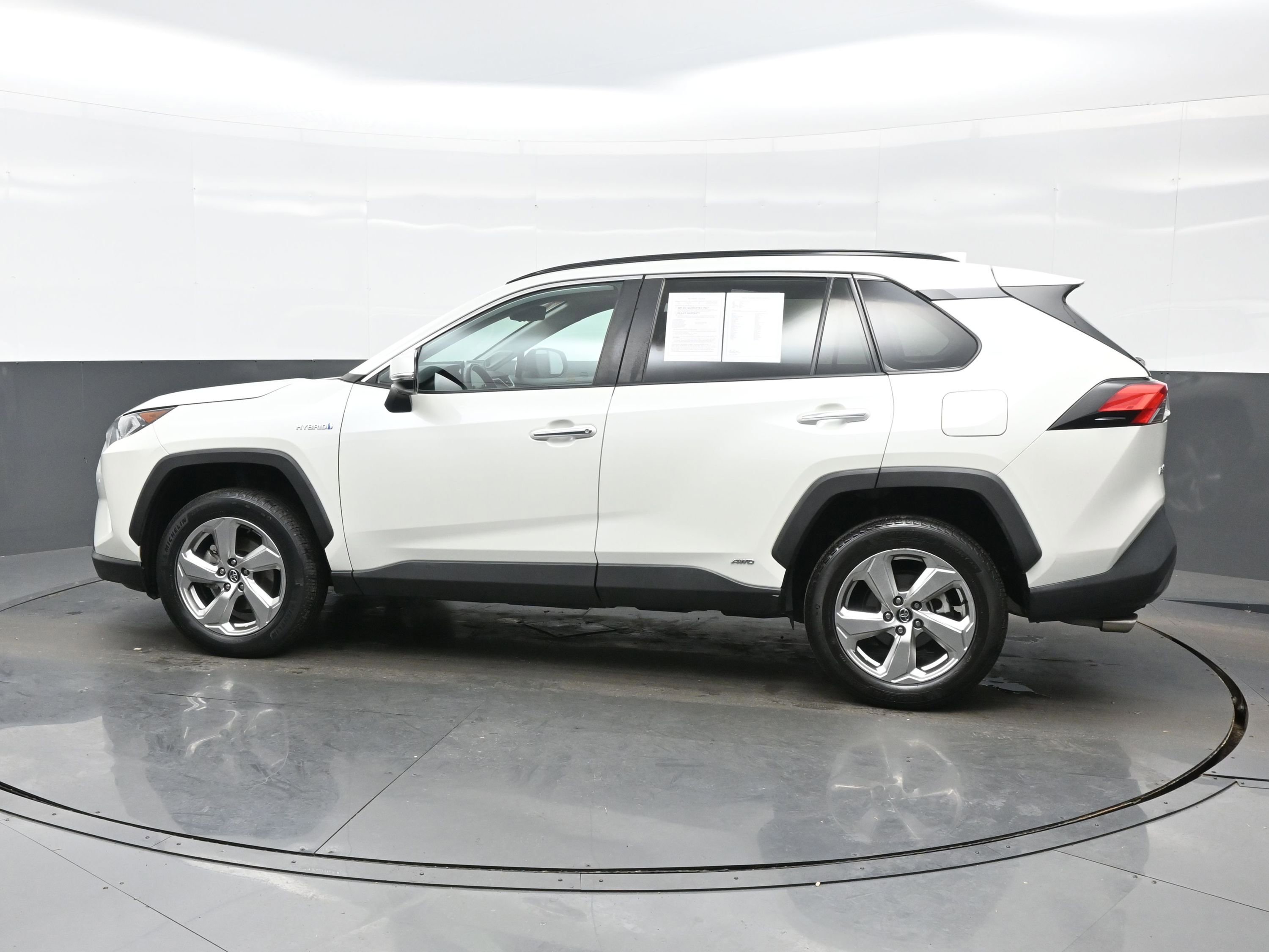 Used 2021 Toyota RAV4 Limited image 3