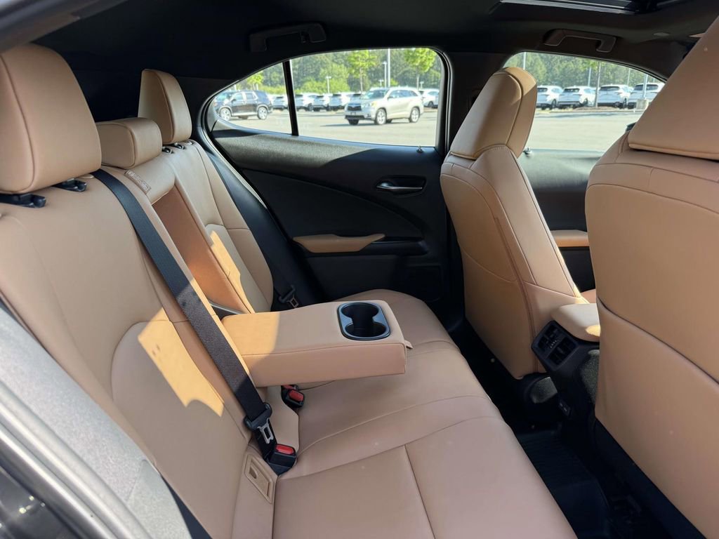 Used 2024 Lexus UX 250h AWD w/ Premium Package image 17