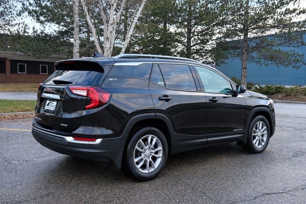 Used 2023 GMC Terrain SLT w/ Tech Package image 7