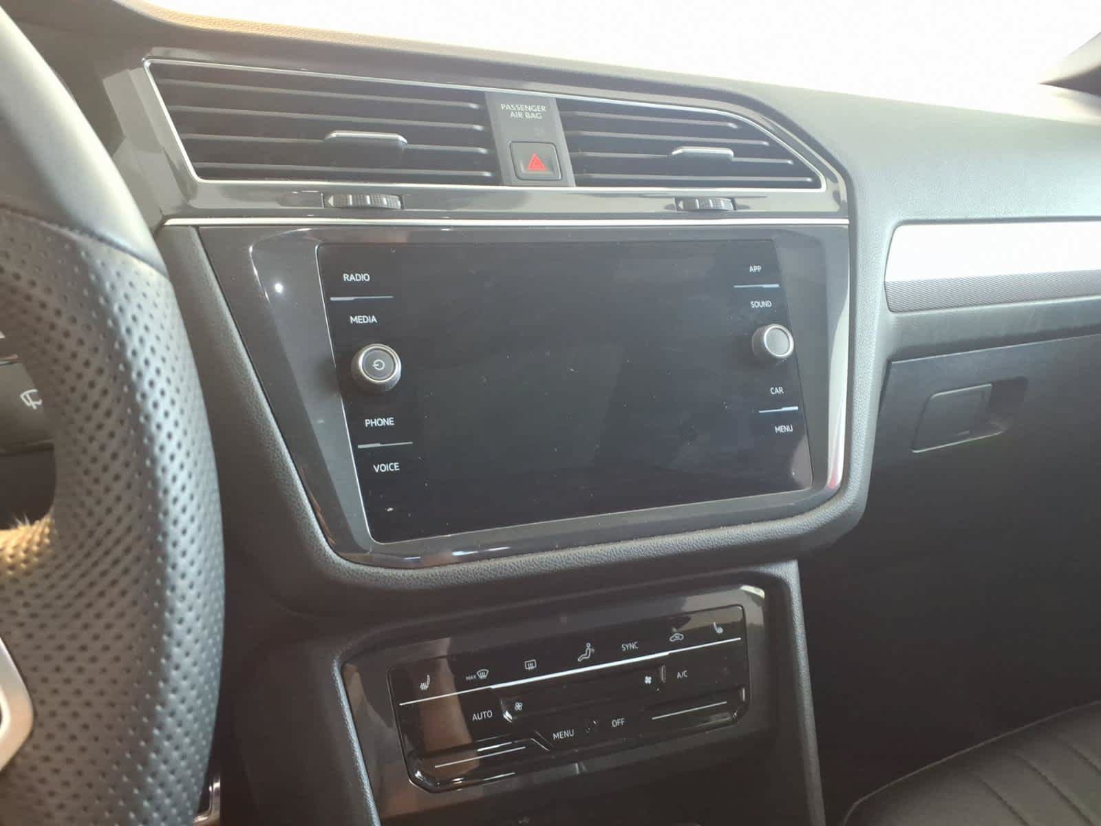 Used 2023 Volkswagen Tiguan SE R-Line AWD/4WD image 13
