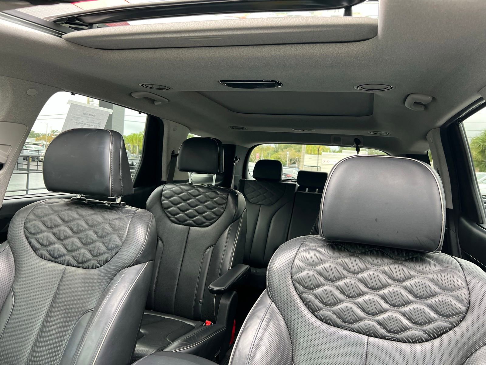 Used 2022 Hyundai Palisade Limited w/ Cargo Package image 29