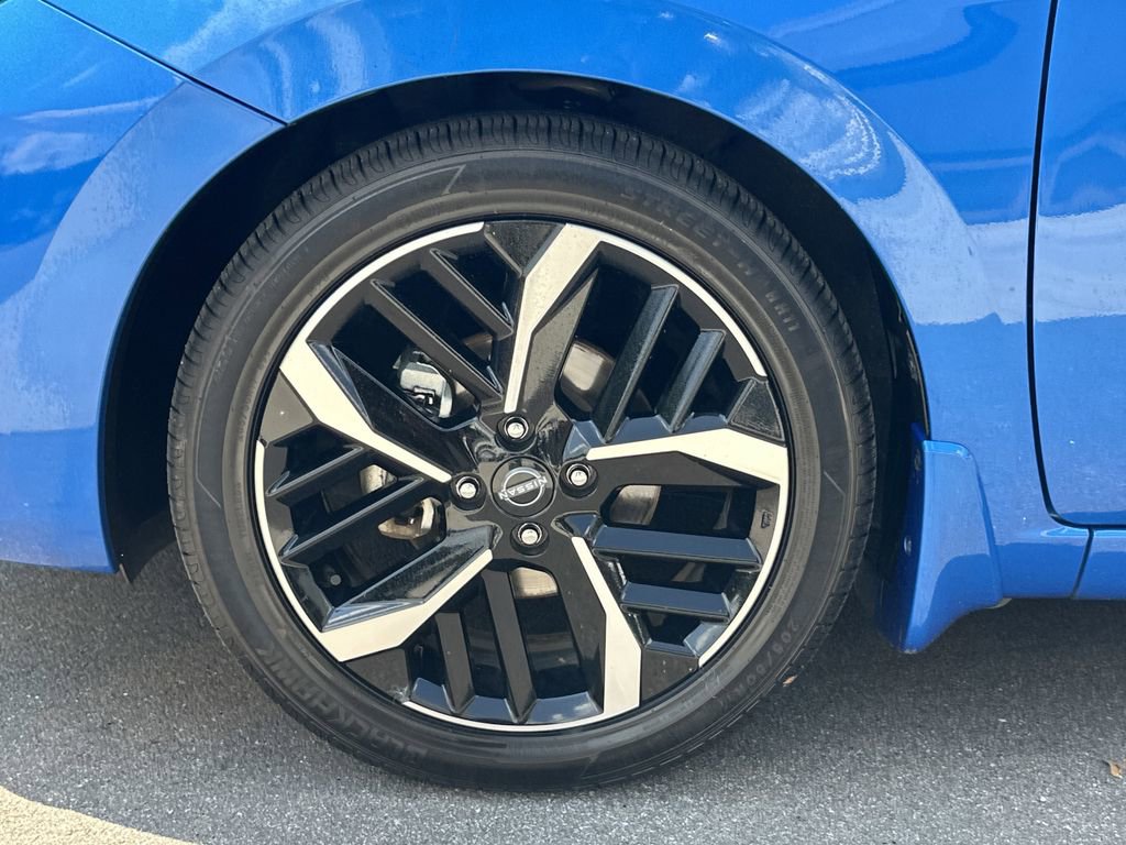 Used 2023 Nissan Versa SR w/ Trunk Package image 11