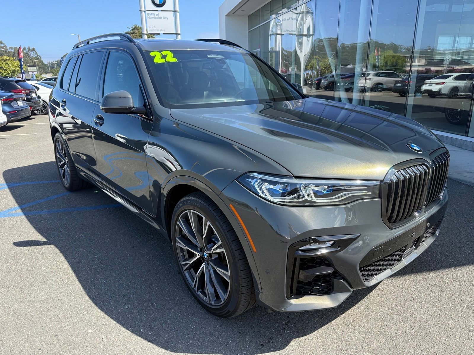 Used 2022 BMW X7 M50i AWD/4WD image 2