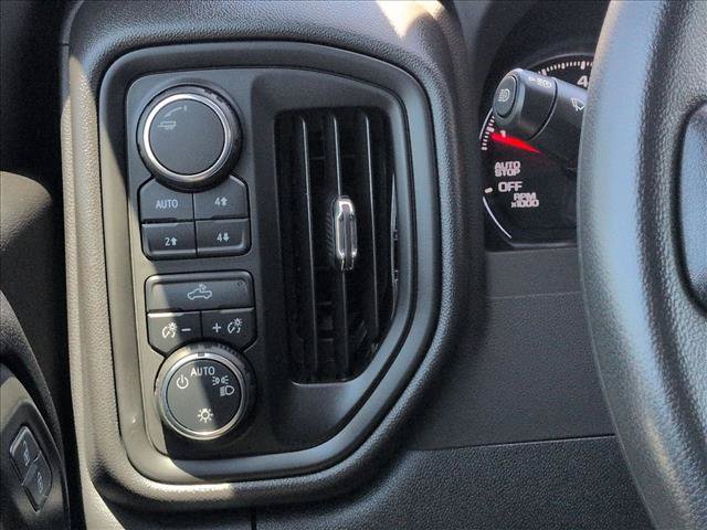 Used 2025 Chevrolet Silverado 1500 Custom Trail Boss w/ Turbomax Blackout Package AWD/4WD image 17