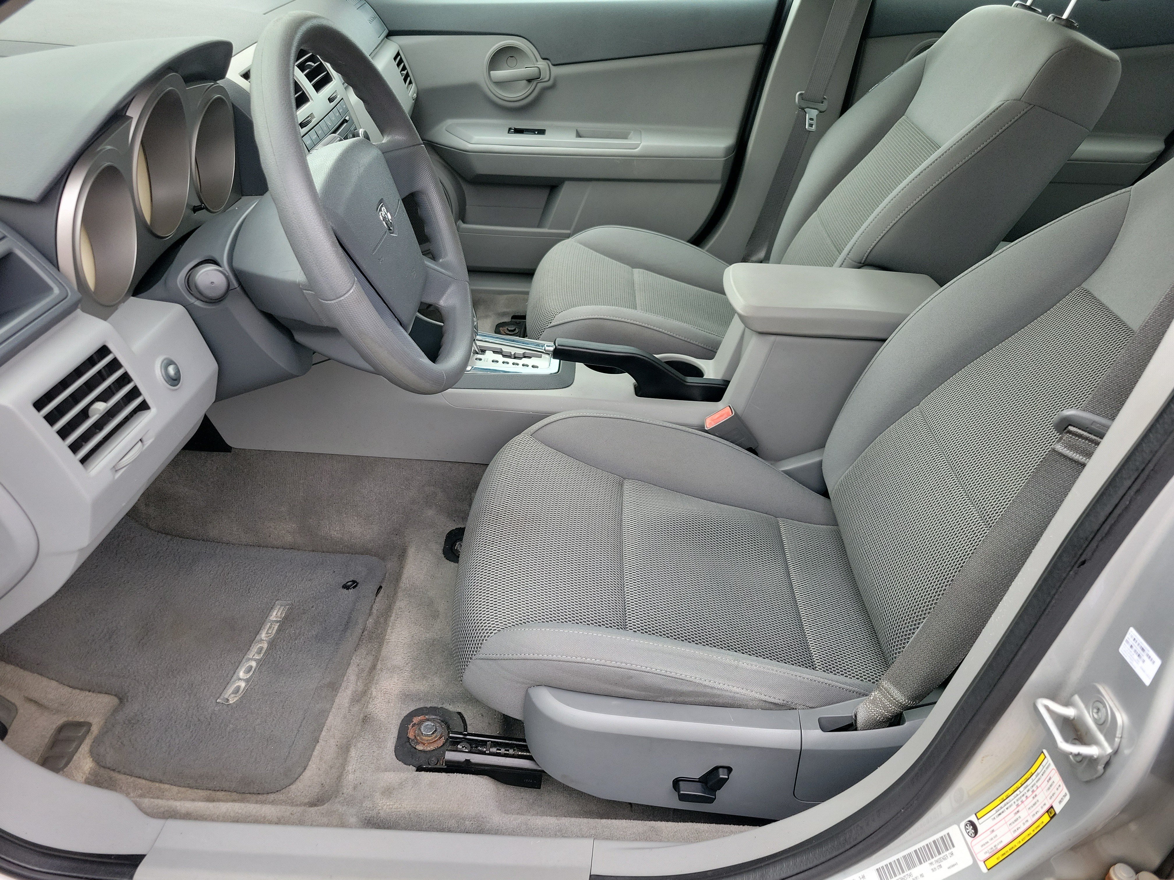 Used 2008 Dodge Avenger SE FWD image 4