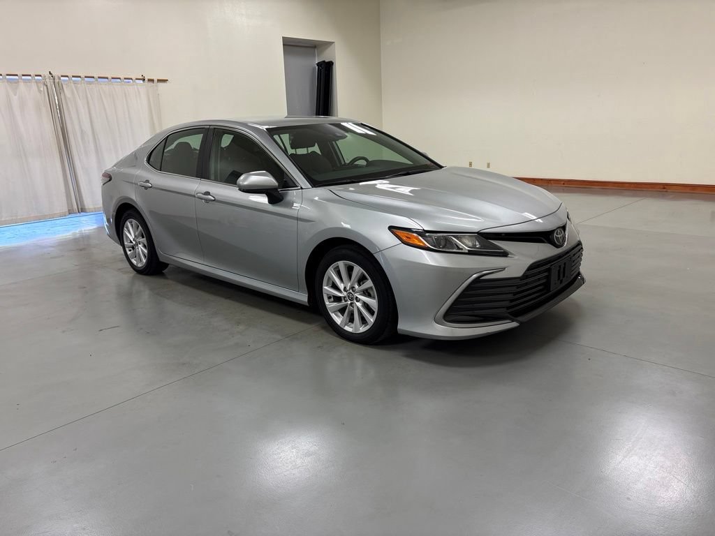 Used 2024 Toyota Camry LE FWD image 2