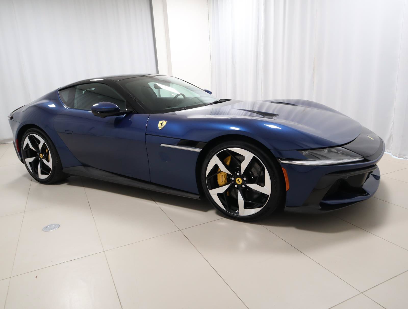 Used 2025 Ferrari 12Cilindri RWD image 34