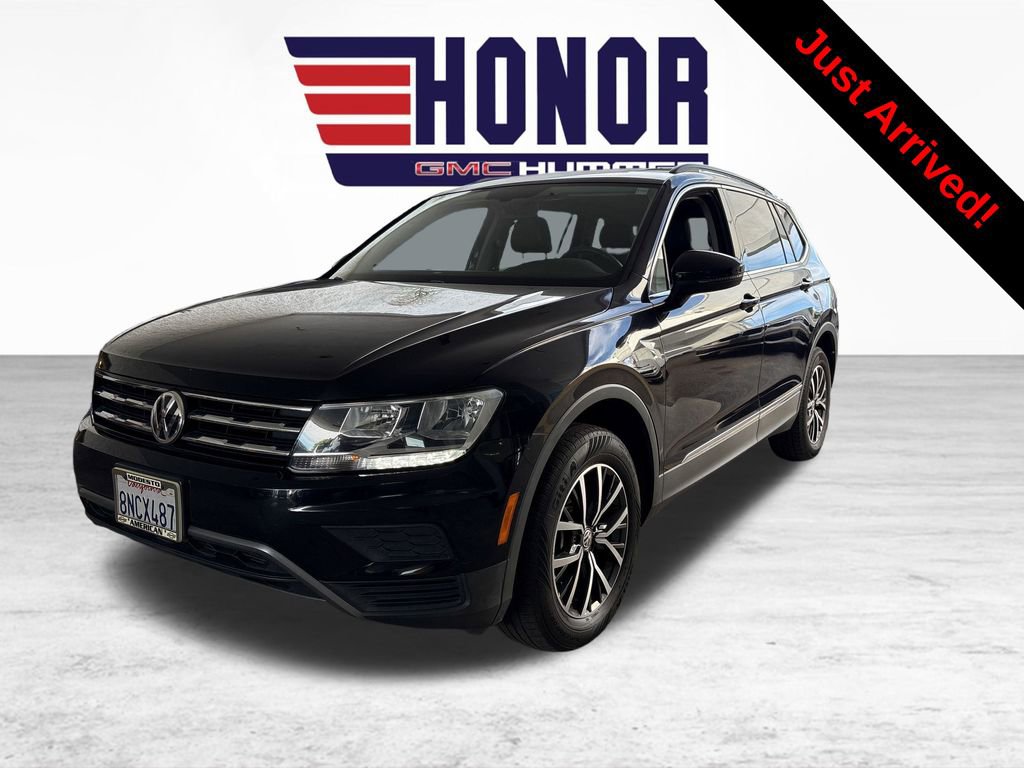 Used 2020 Volkswagen Tiguan SE w/ Panoramic Sunroof Package image 4