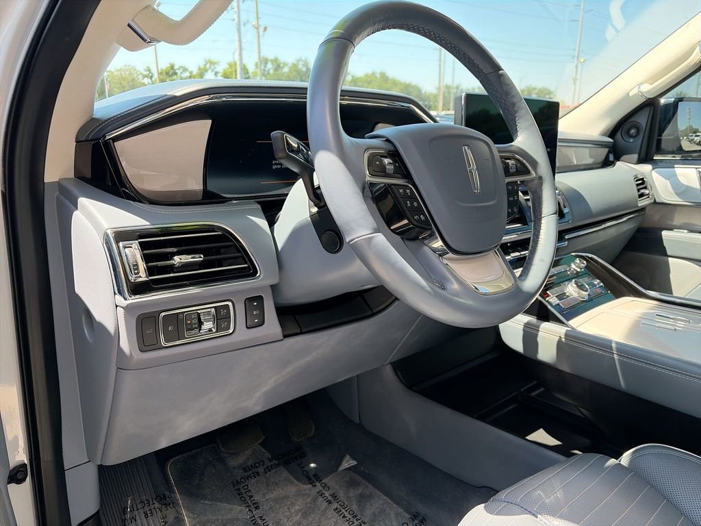 Used 2023 Lincoln Navigator Black Label AWD/4WD image 16