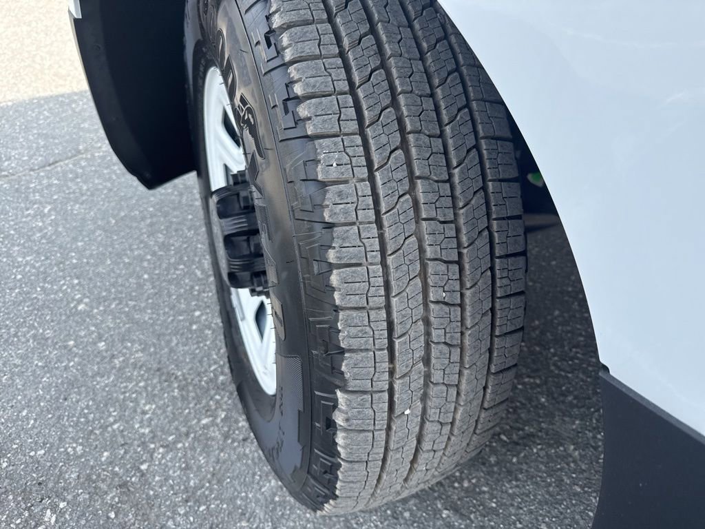 Used 2024 Chevrolet Brightdrop 400 w/ Commercial Equipment Package AWD/4WD image 26