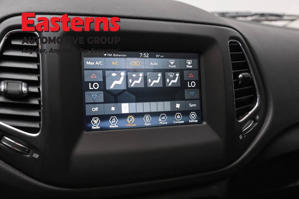 Used 2018 Jeep Compass Latitude w/ Popular Equipment Group AWD/4WD image 19
