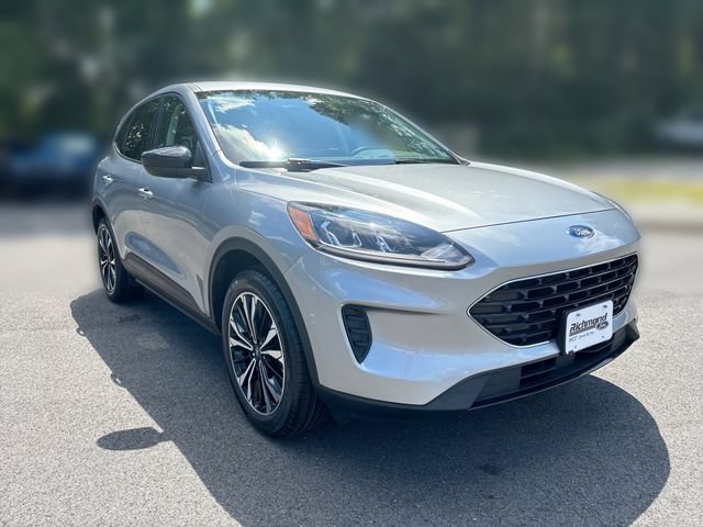 Used 2022 Ford Escape SE w/ SE Sport Appearance Package AWD/4WD video 2