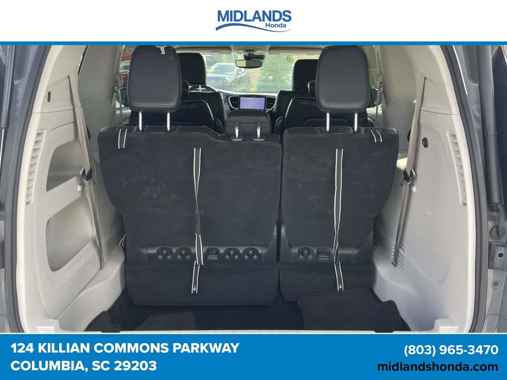 Used 2022 Chrysler Pacifica Touring-L FWD image 8
