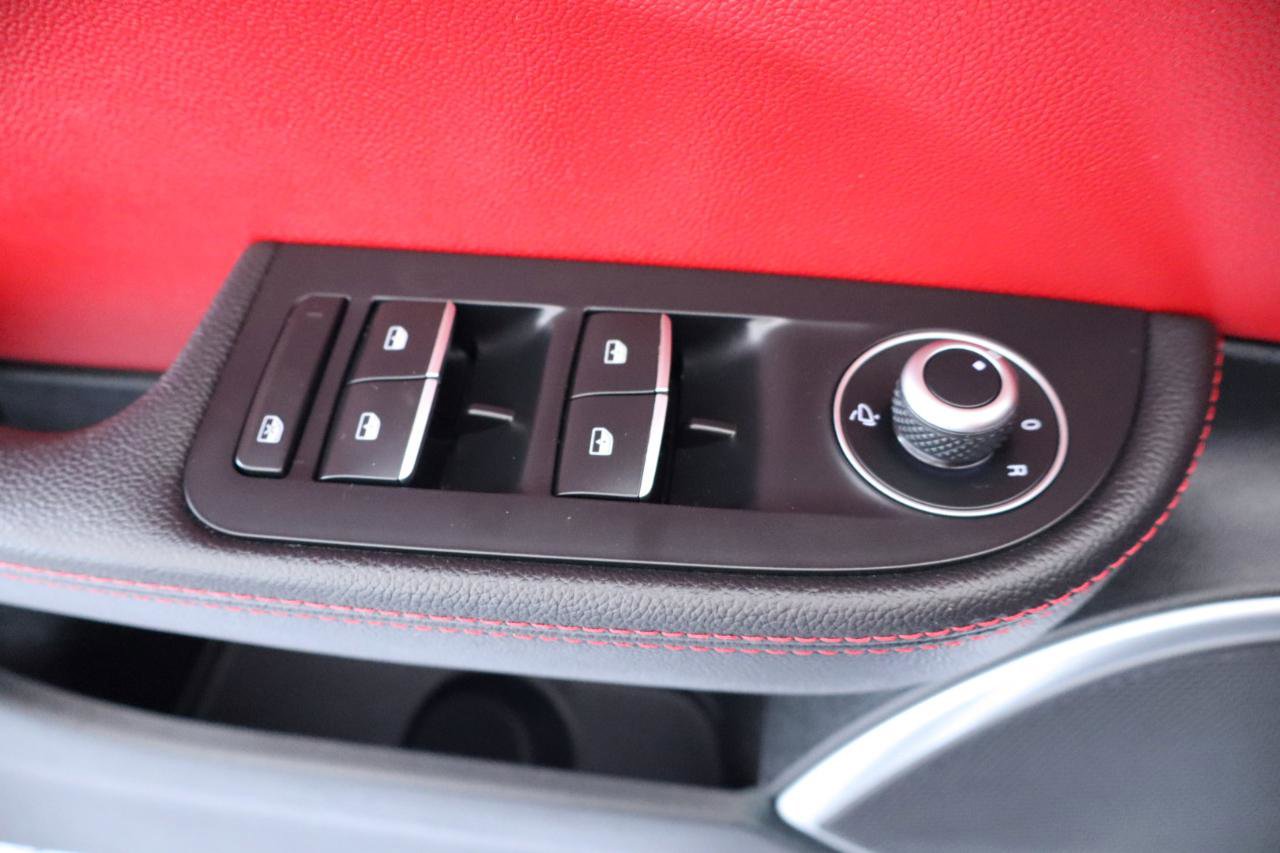 Used 2019 Alfa Romeo Giulia RWD image 27