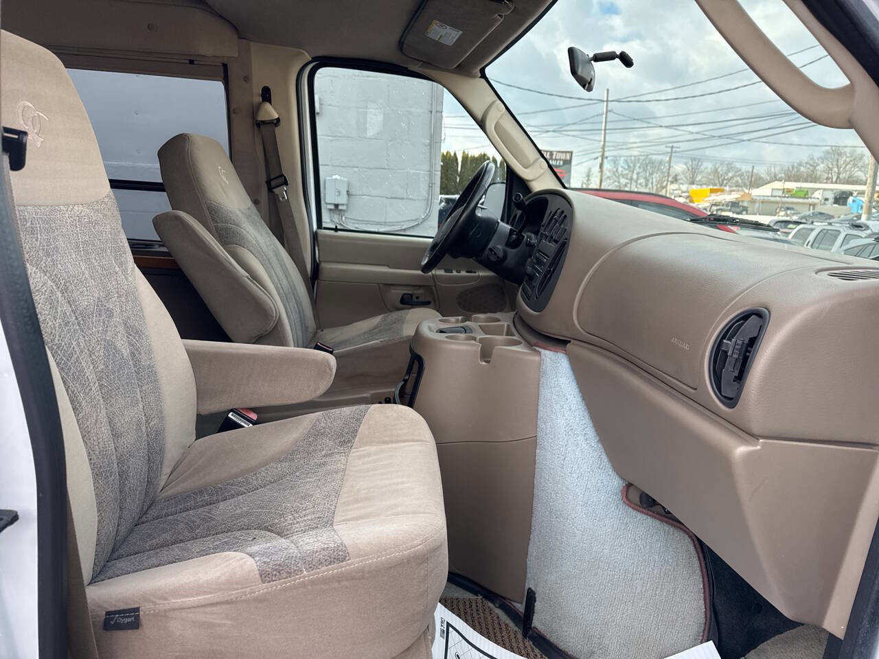 Used 2003 Ford E-150 and Econoline 150 image 26