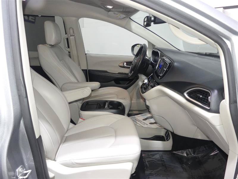 Used 2021 Chrysler Voyager Lxi FWD image 21