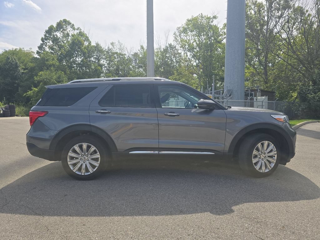 Used 2022 Ford Explorer Limited w/ Equipment Group 301A AWD/4WD image 16
