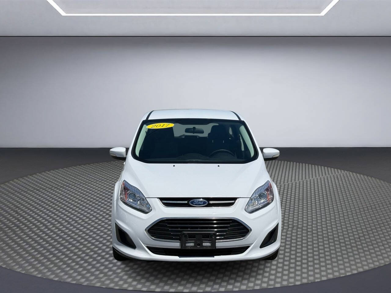 Used 2017 Ford C-MAX Energi SE w/ Interior Protection Package FWD image 2