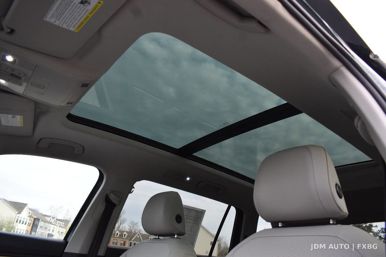 Used 2019 Volkswagen Tiguan SE AWD/4WD image 35