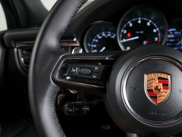 Certified 2026 Porsche Macan AWD/4WD image 23