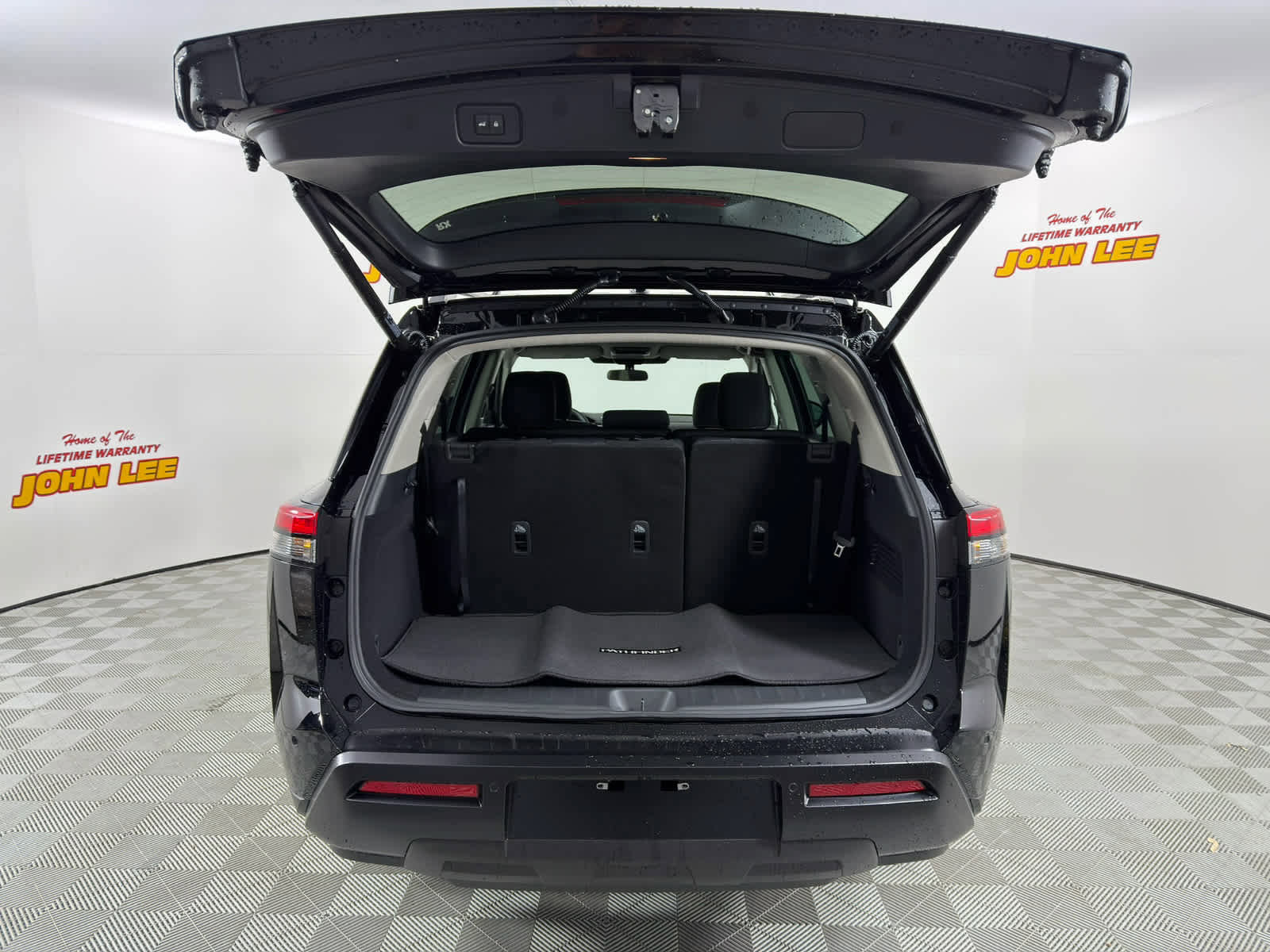 New 2026 Nissan Pathfinder SV image 5