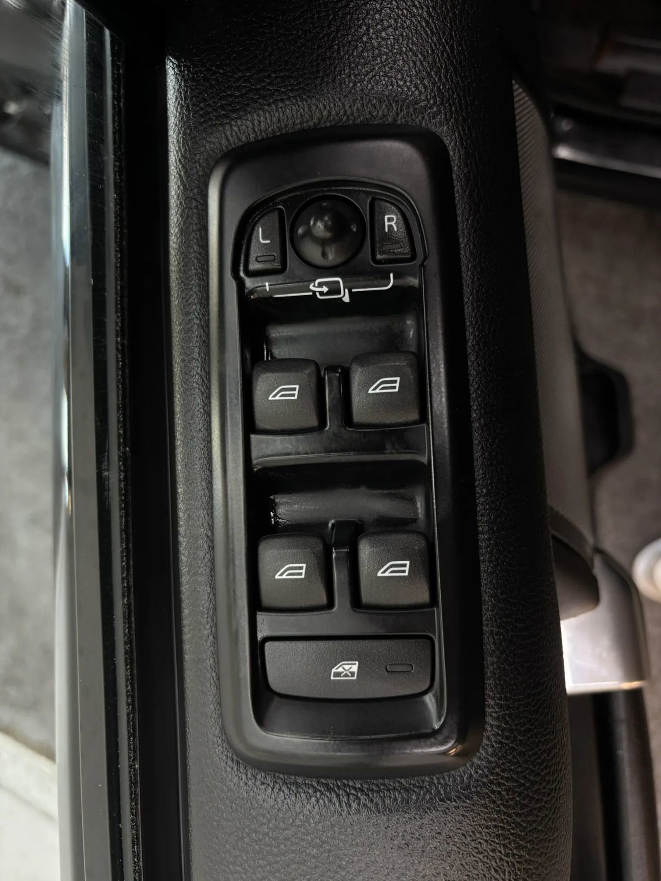 Used 2013 Land Rover LR4 HSE AWD/4WD image 23