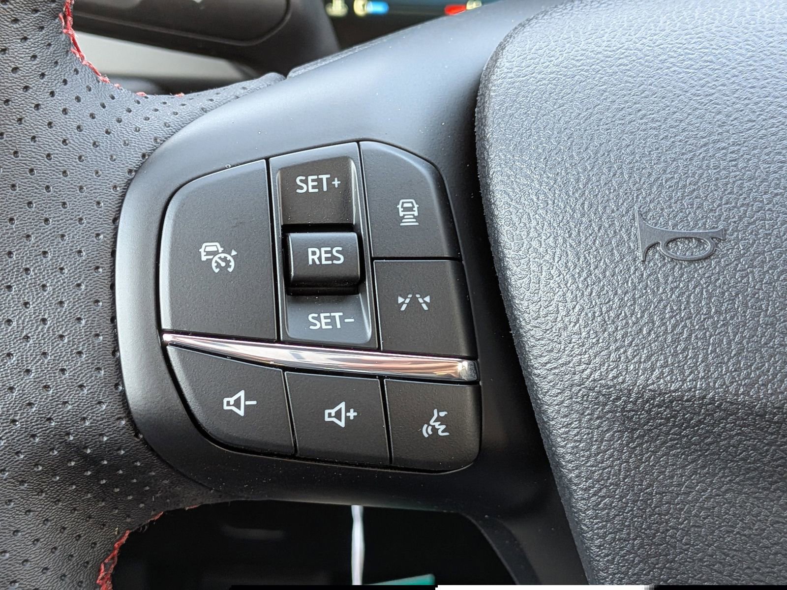 New 2026 Ford Escape ST-Line Elite image 28