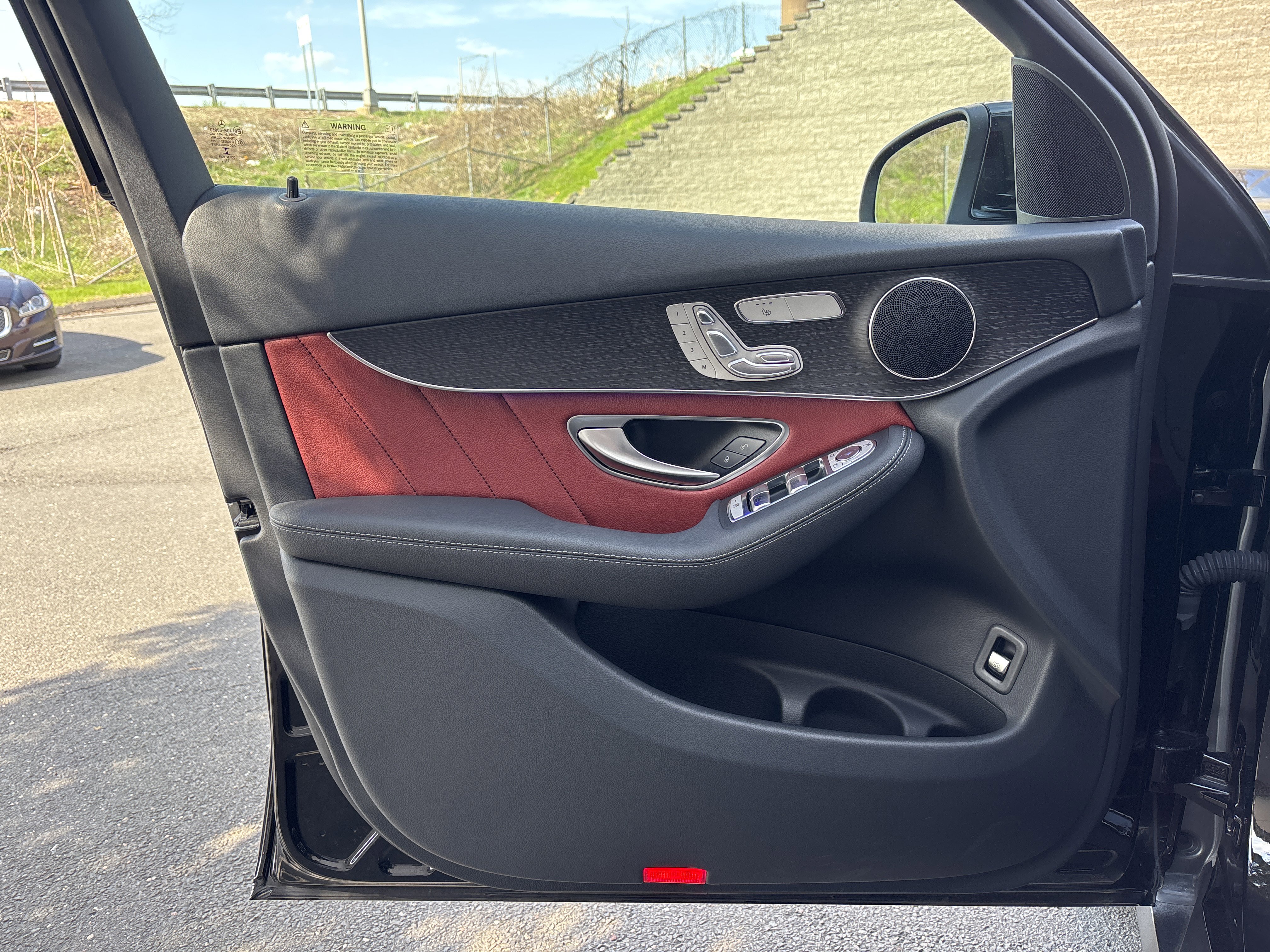 Used 2022 Mercedes-Benz GLC 300 4MATIC image 21