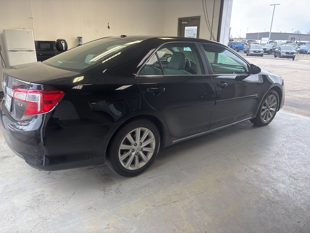 Used 2014 Toyota Camry LE image 4