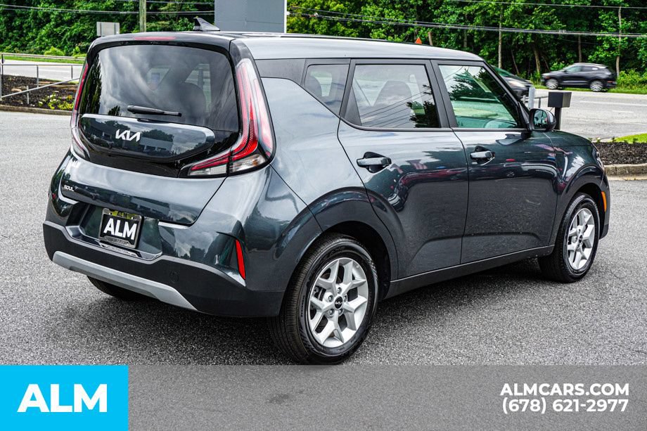 Used 2025 Kia Soul LX w/ LX Technology Package FWD image 5