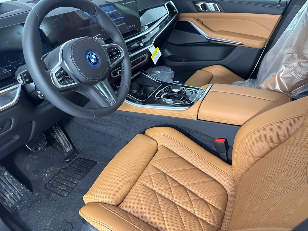 New 2026 BMW X5 xDrive50e w/ M Sport Package AWD/4WD image 14