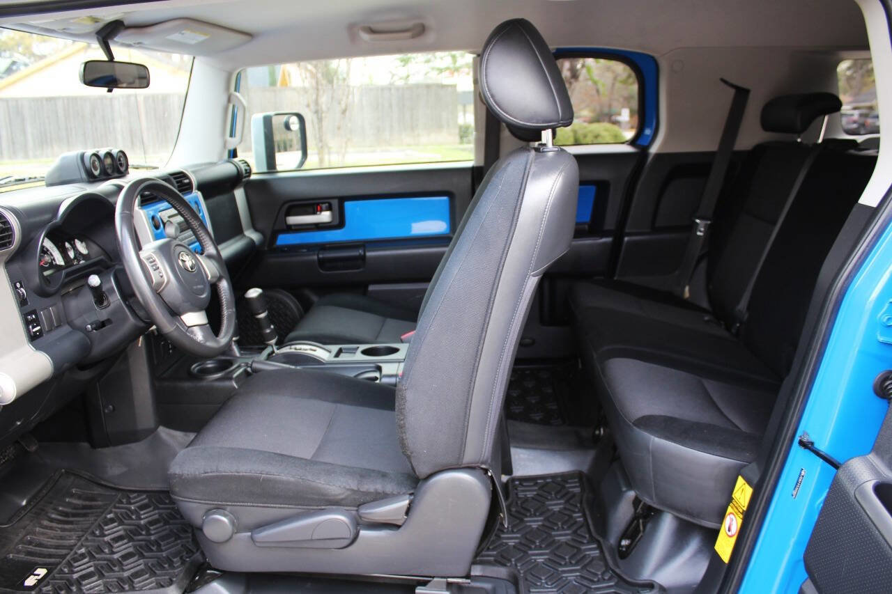 Used 2007 Toyota FJ Cruiser 4WD image 14