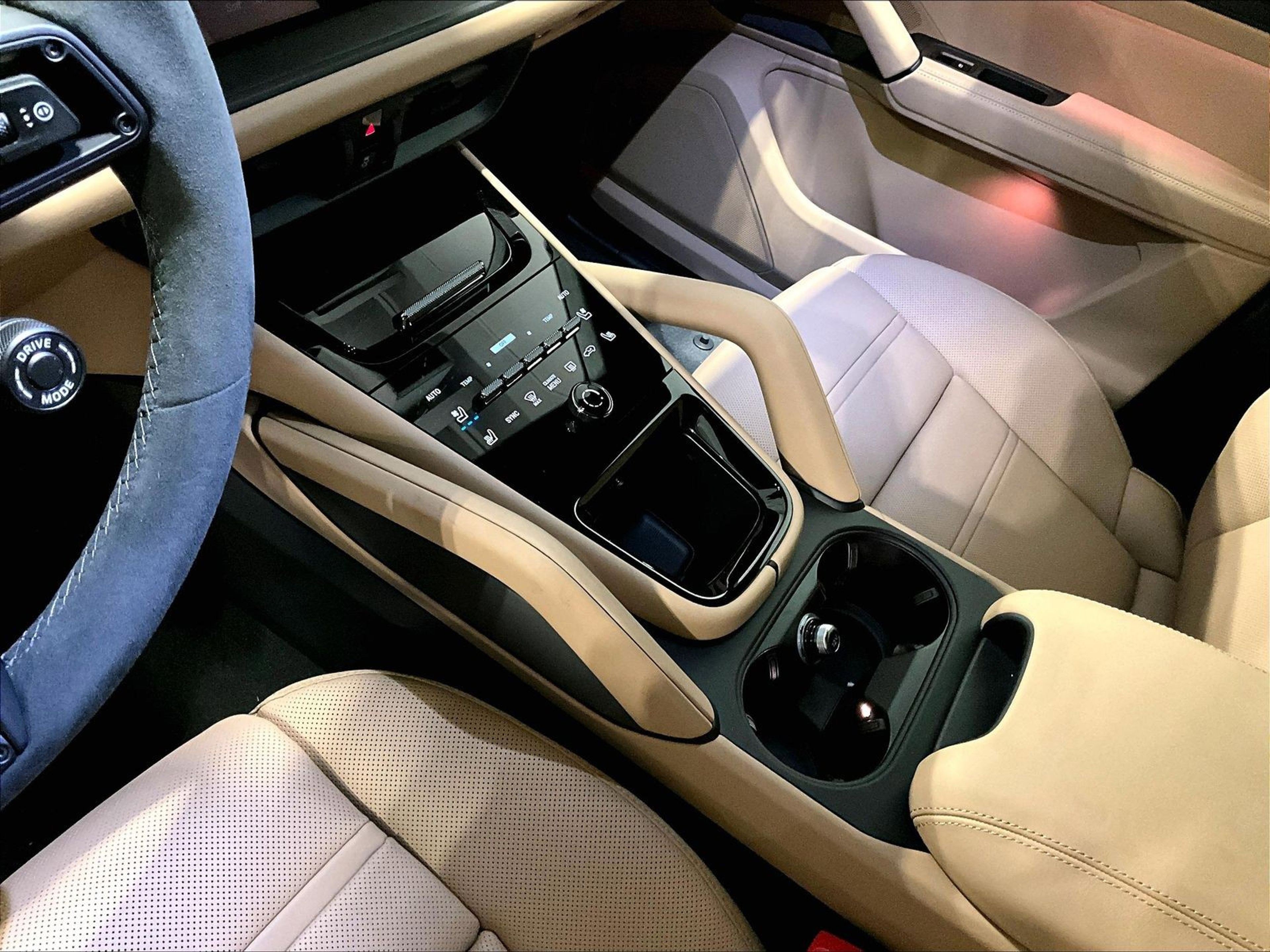 New 2026 Porsche Cayenne GTS image 11