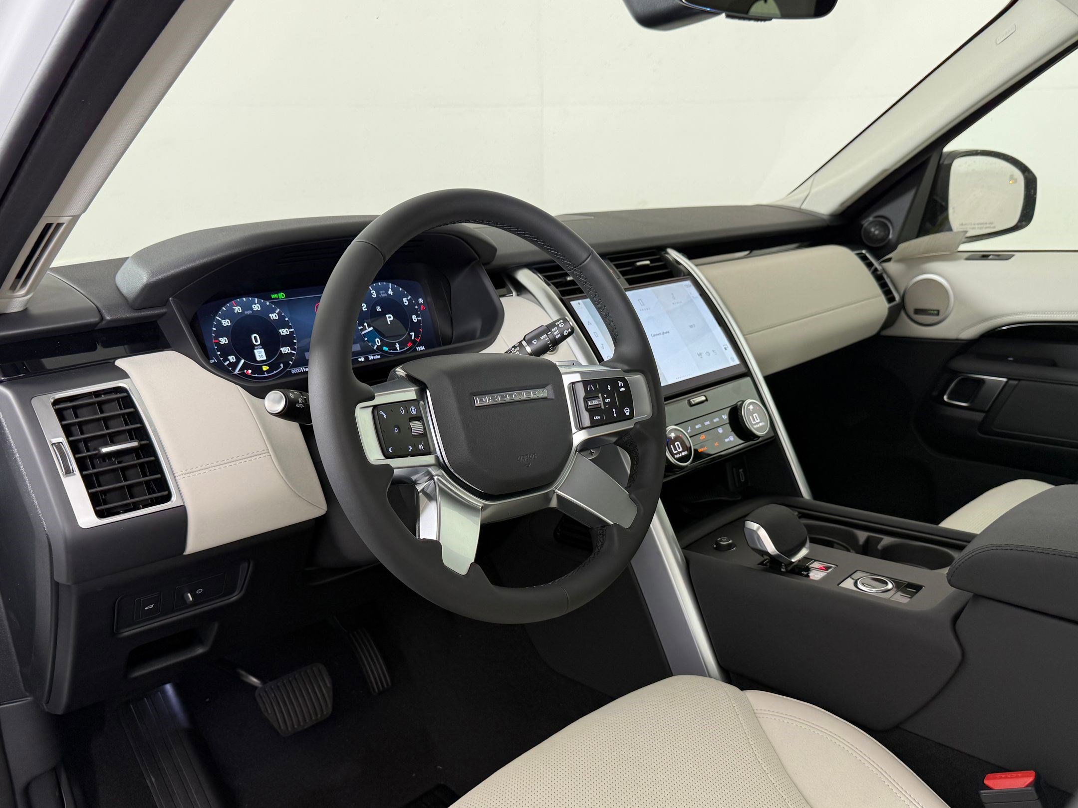 New 2026 Land Rover Discovery S AWD/4WD image 4