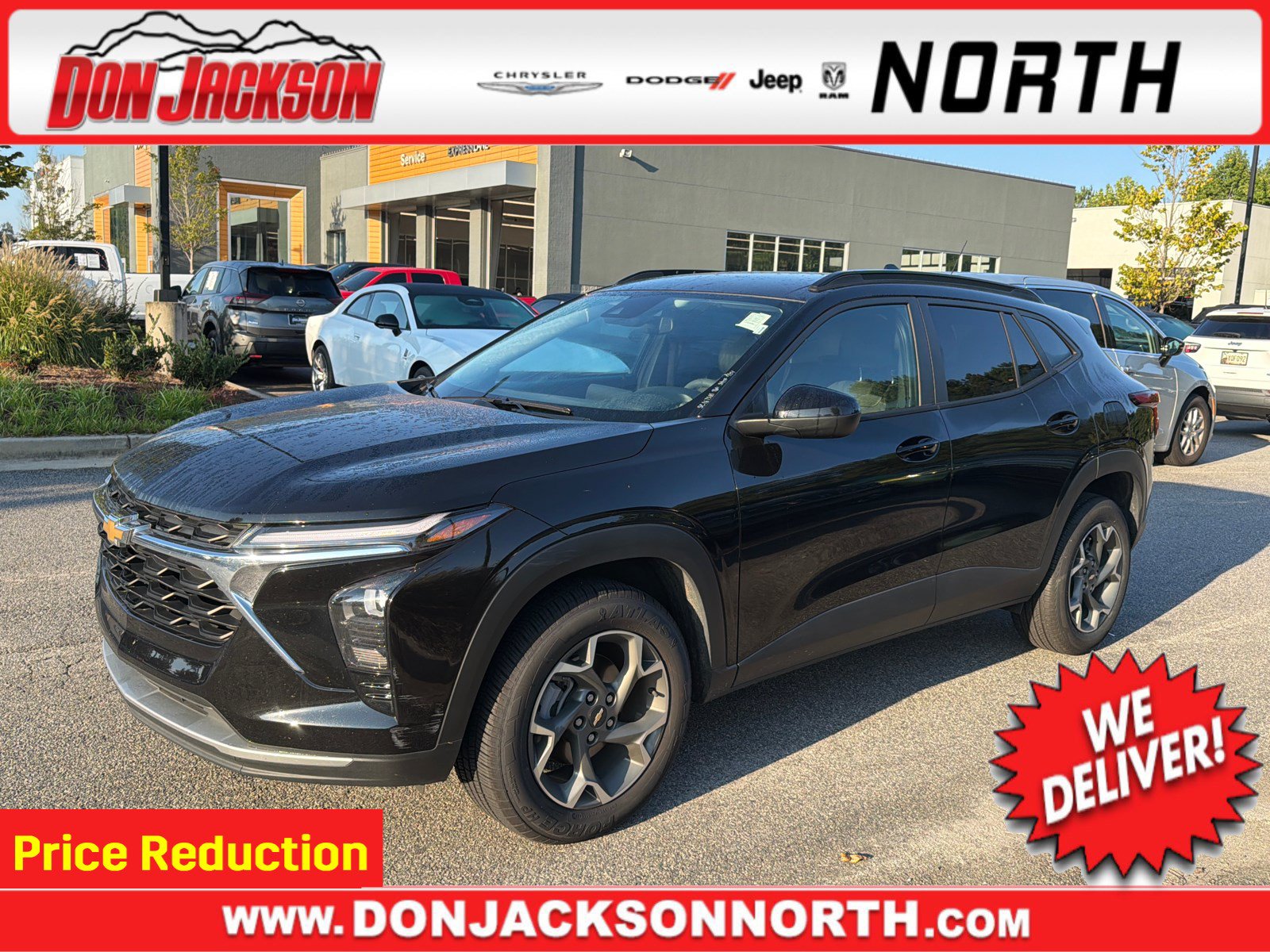 Used 2025 Chevrolet Trax LT FWD image 1