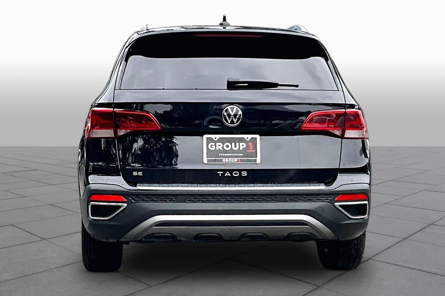 Used 2023 Volkswagen Taos SE FWD image 5