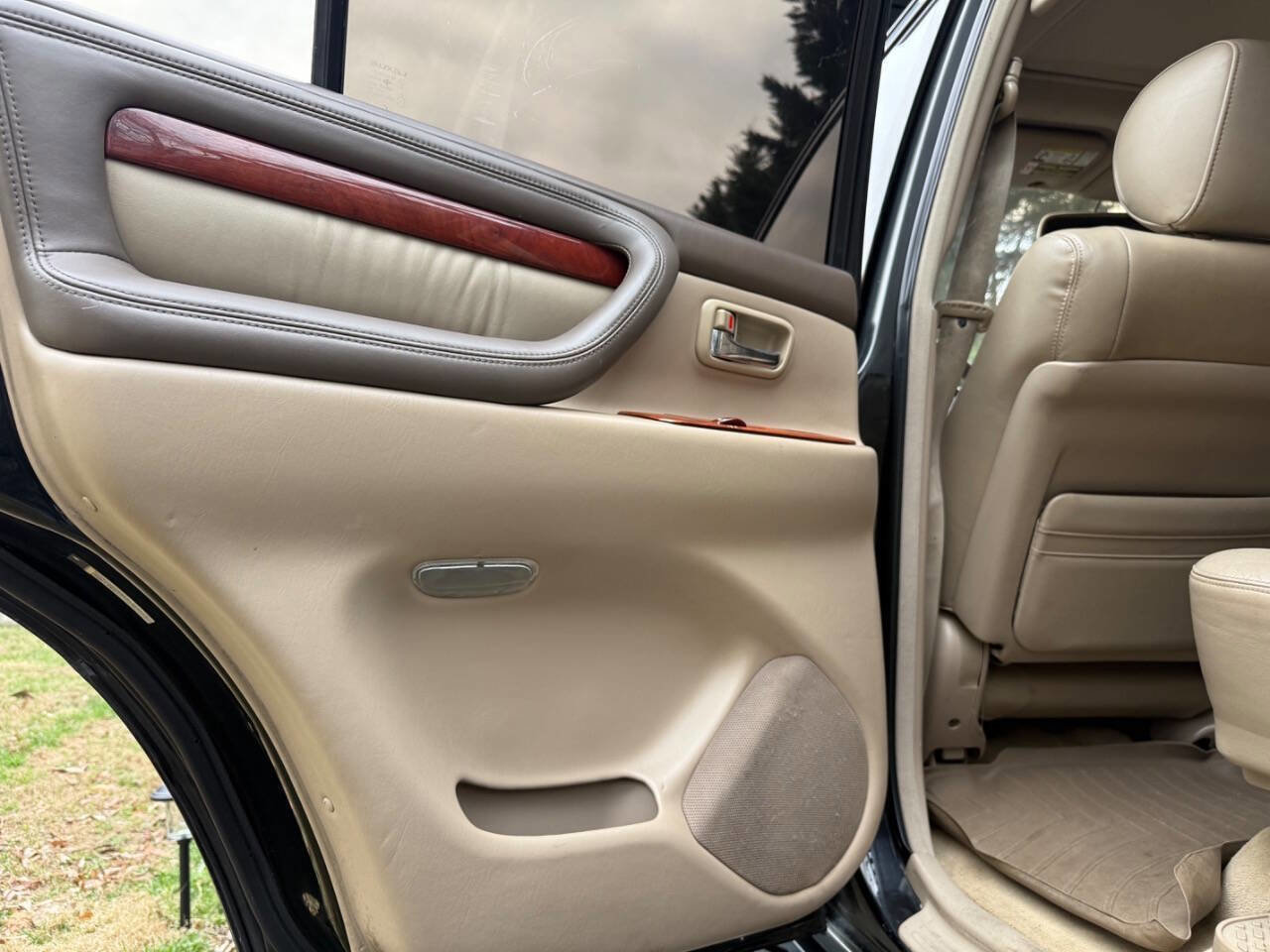 Used 2002 Lexus LX 470 Base 4WD 4dr SUV image 76