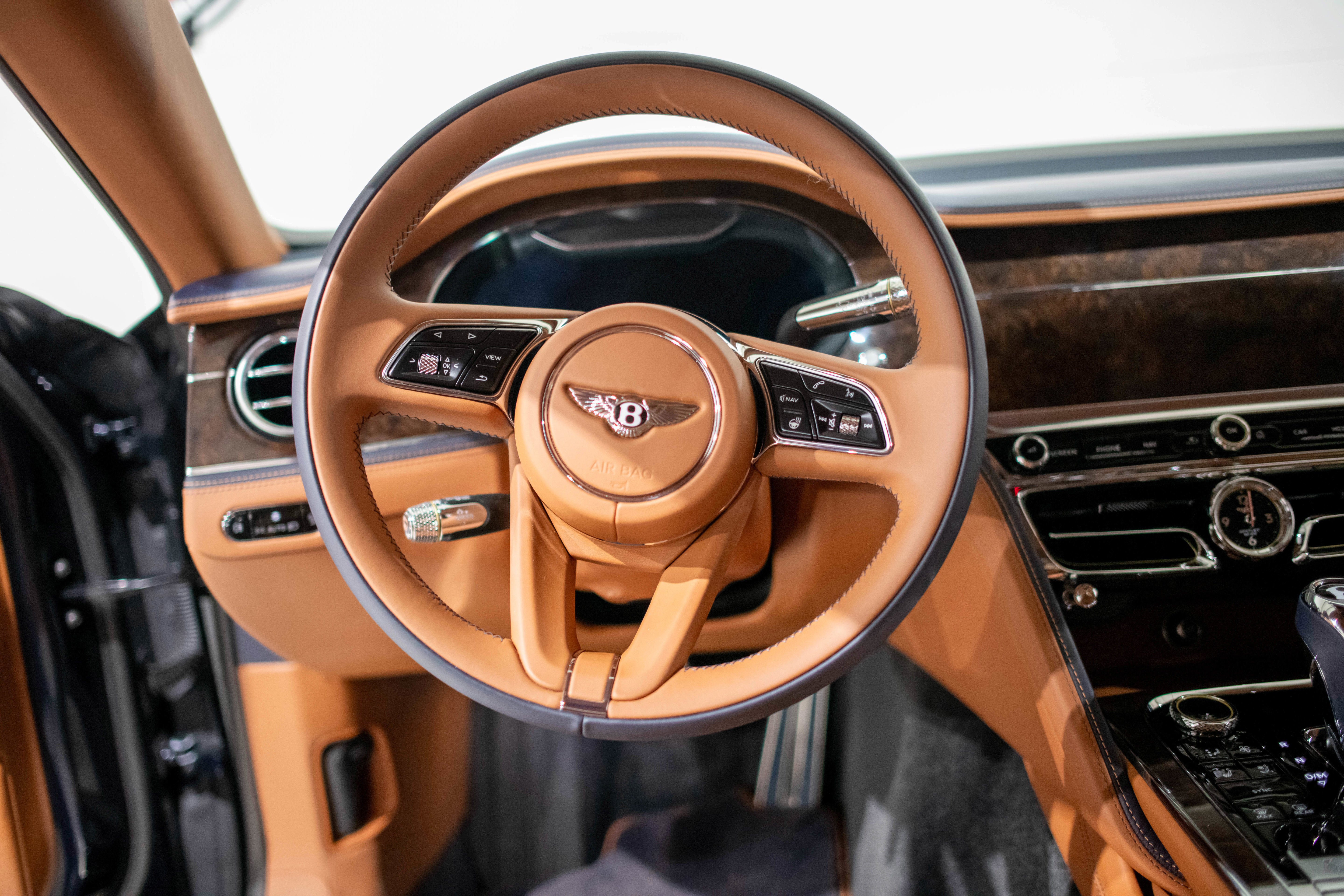 Used 2021 Bentley Flying Spur W12 AWD/4WD image 11