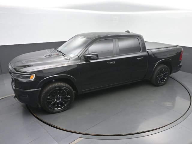 Used 2025 RAM 1500 Limited AWD/4WD image 32