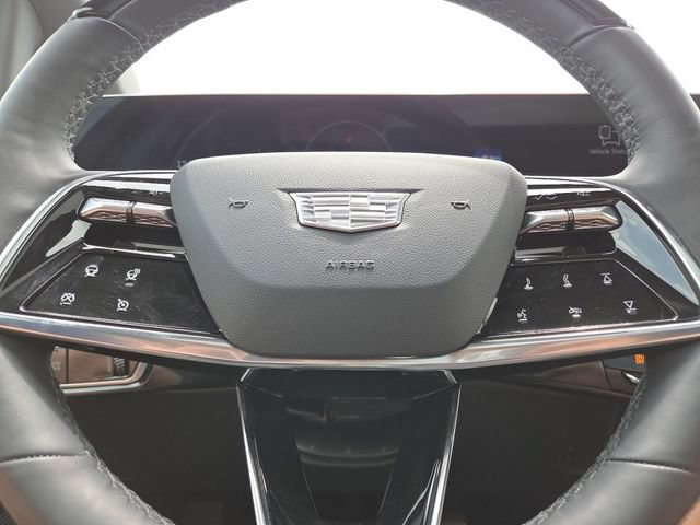 Used 2025 Cadillac Optiq Luxury 2 w/ LPO, Floor Liner Package AWD/4WD image 34