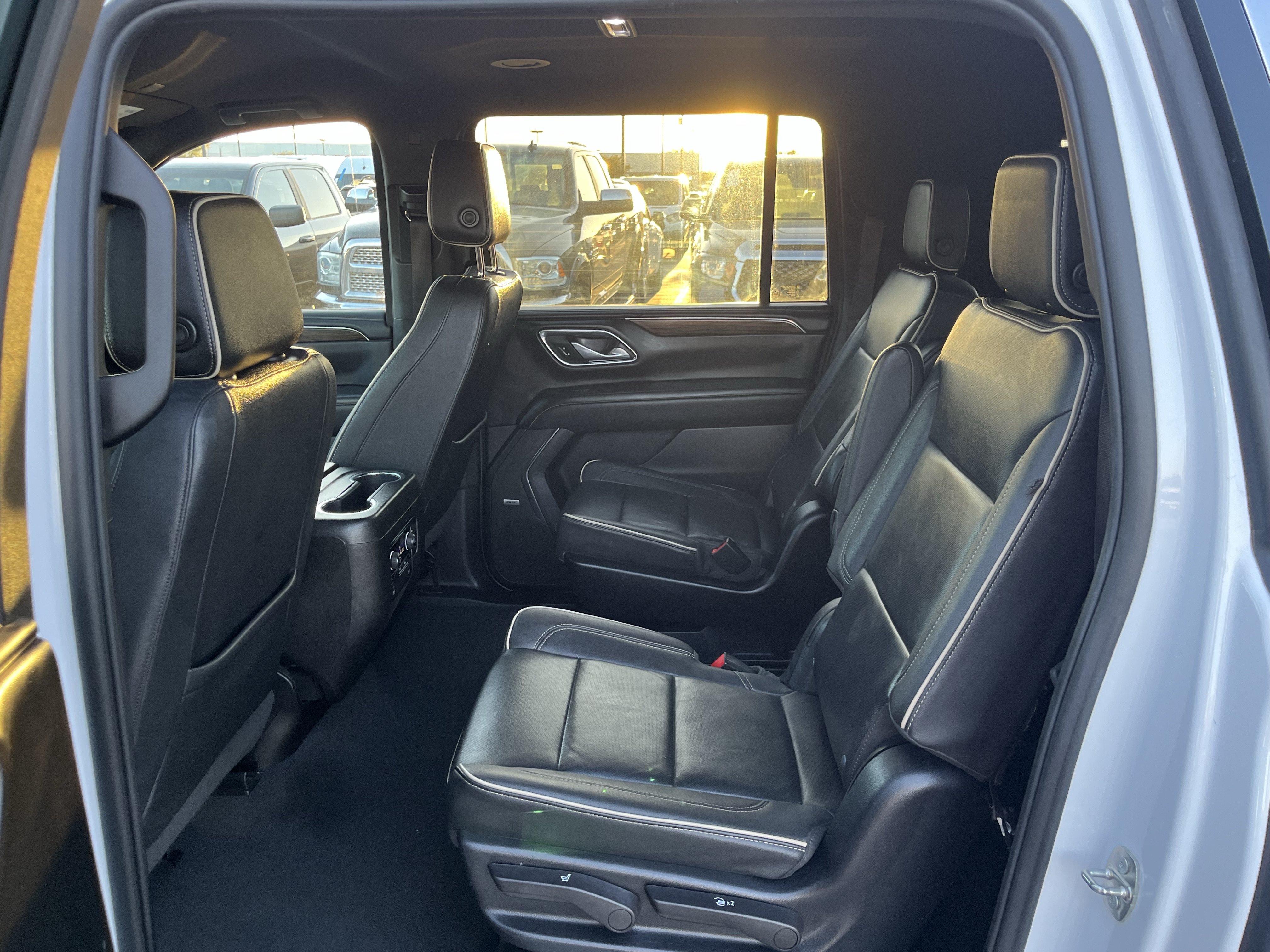 Used 2023 Chevrolet Suburban Premier RWD image 32