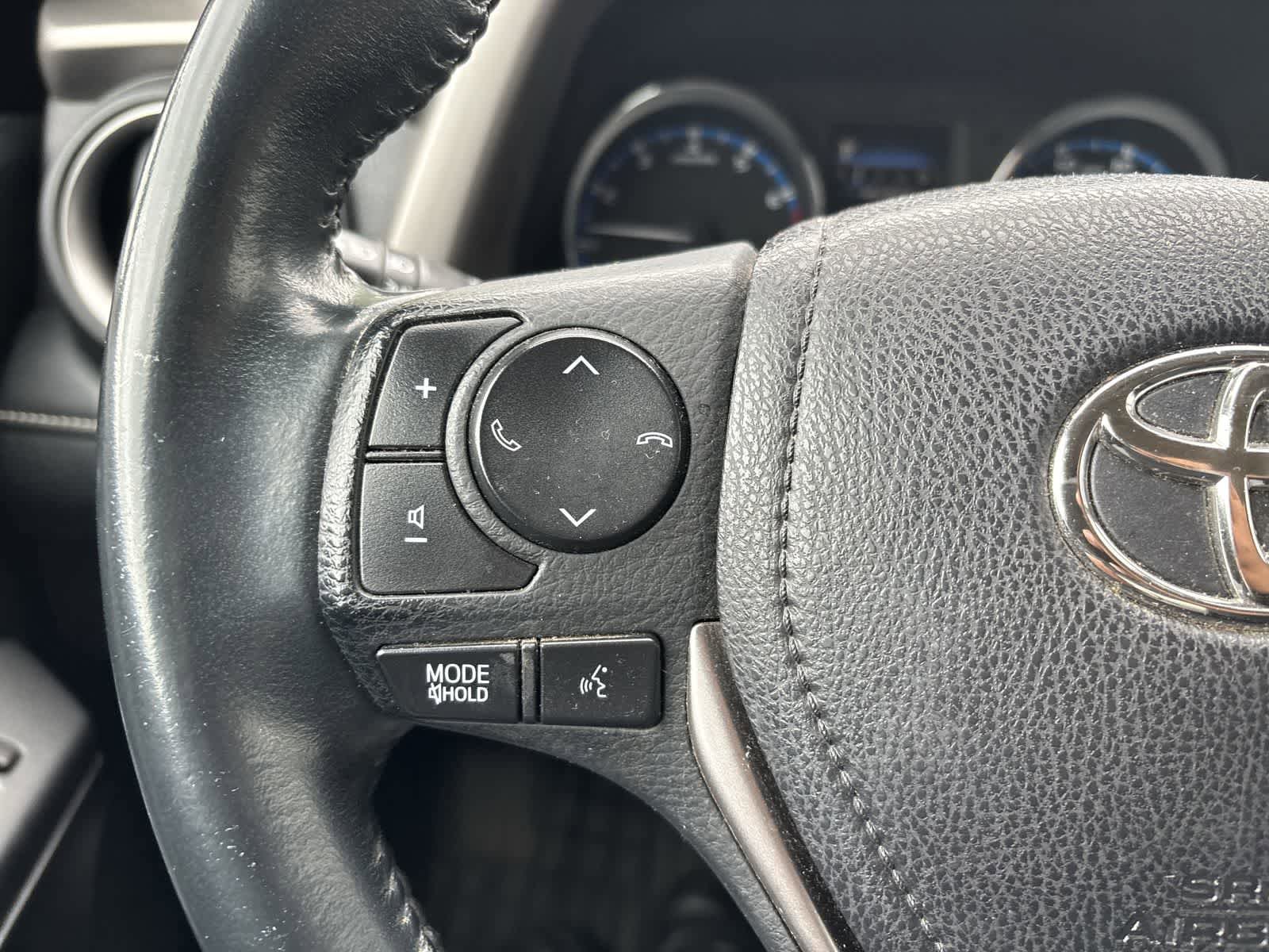 Used 2016 Toyota RAV4 XLE AWD/4WD image 9