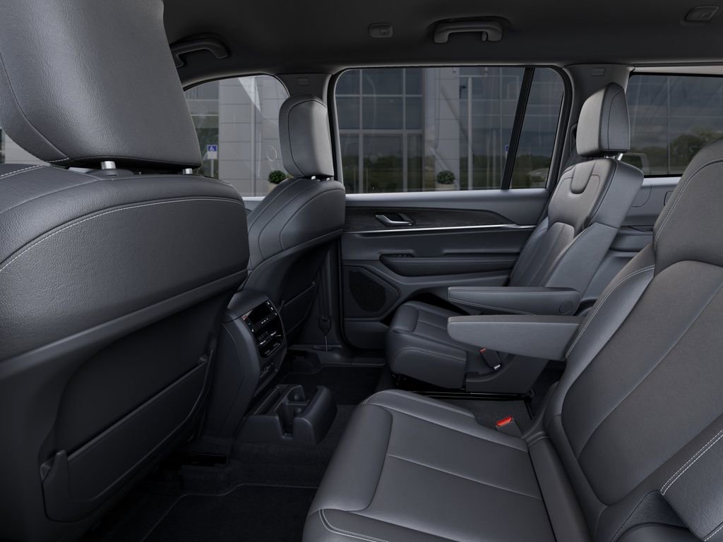 New 2025 Jeep Grand Cherokee L Limited w/ Black Appearance Package AWD/4WD image 23