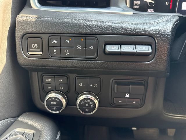 Used 2021 GMC Yukon Denali w/ Denali Ultimate Package AWD/4WD image 20