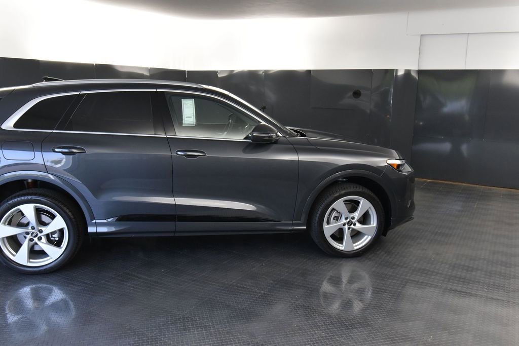 New 2025 Audi Q5 Premium Plus image 40