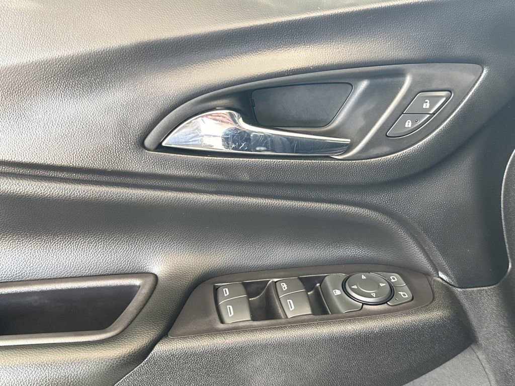 Used 2020 Chevrolet Equinox LT image 11