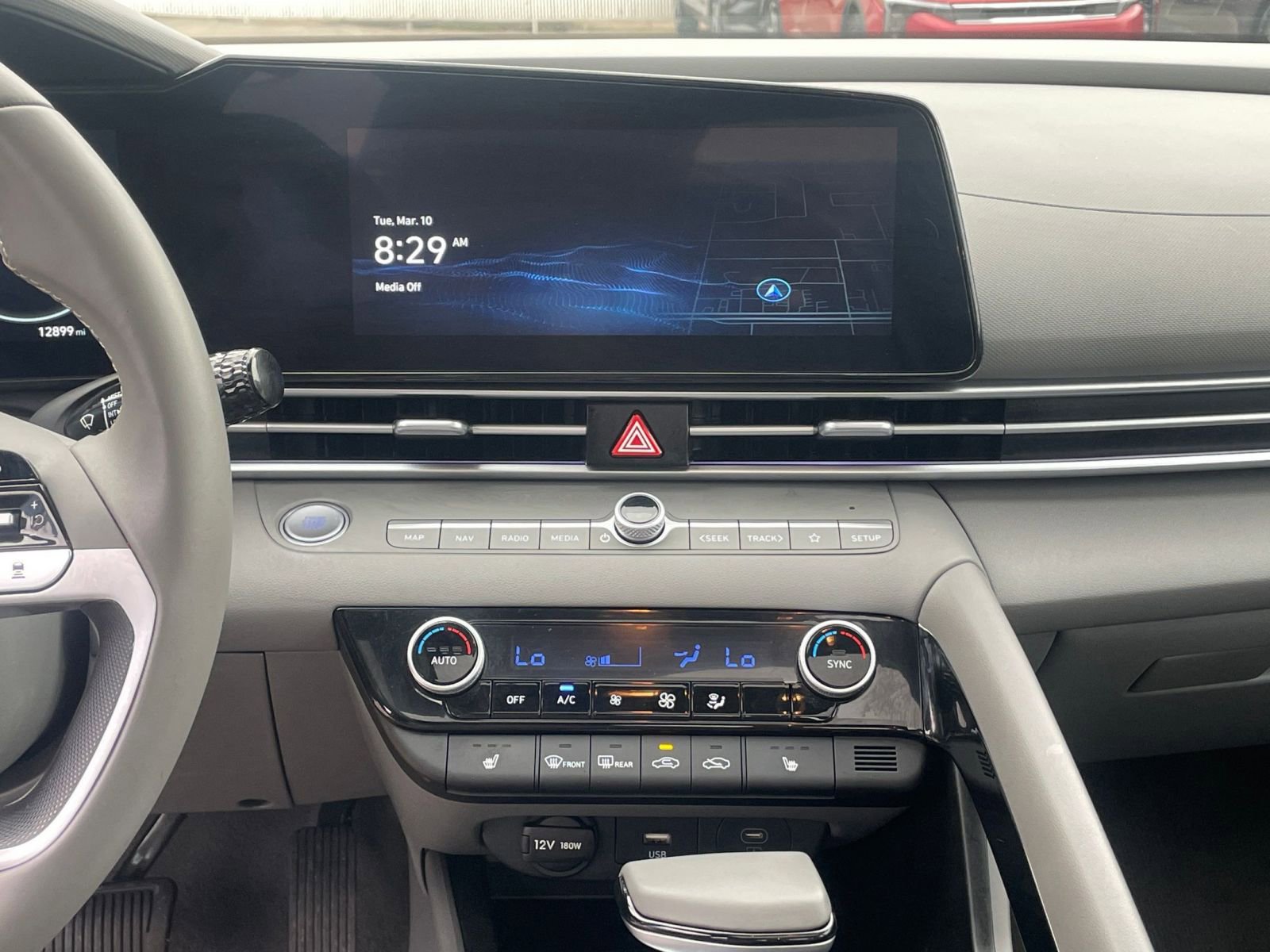 Used 2025 Hyundai Elantra SEL image 17